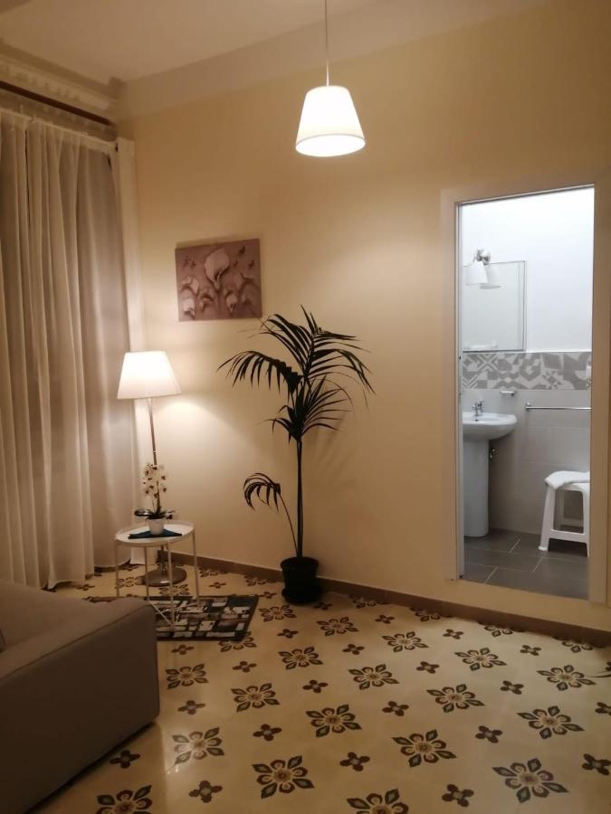B&B Suleima Messina Buitenkant foto